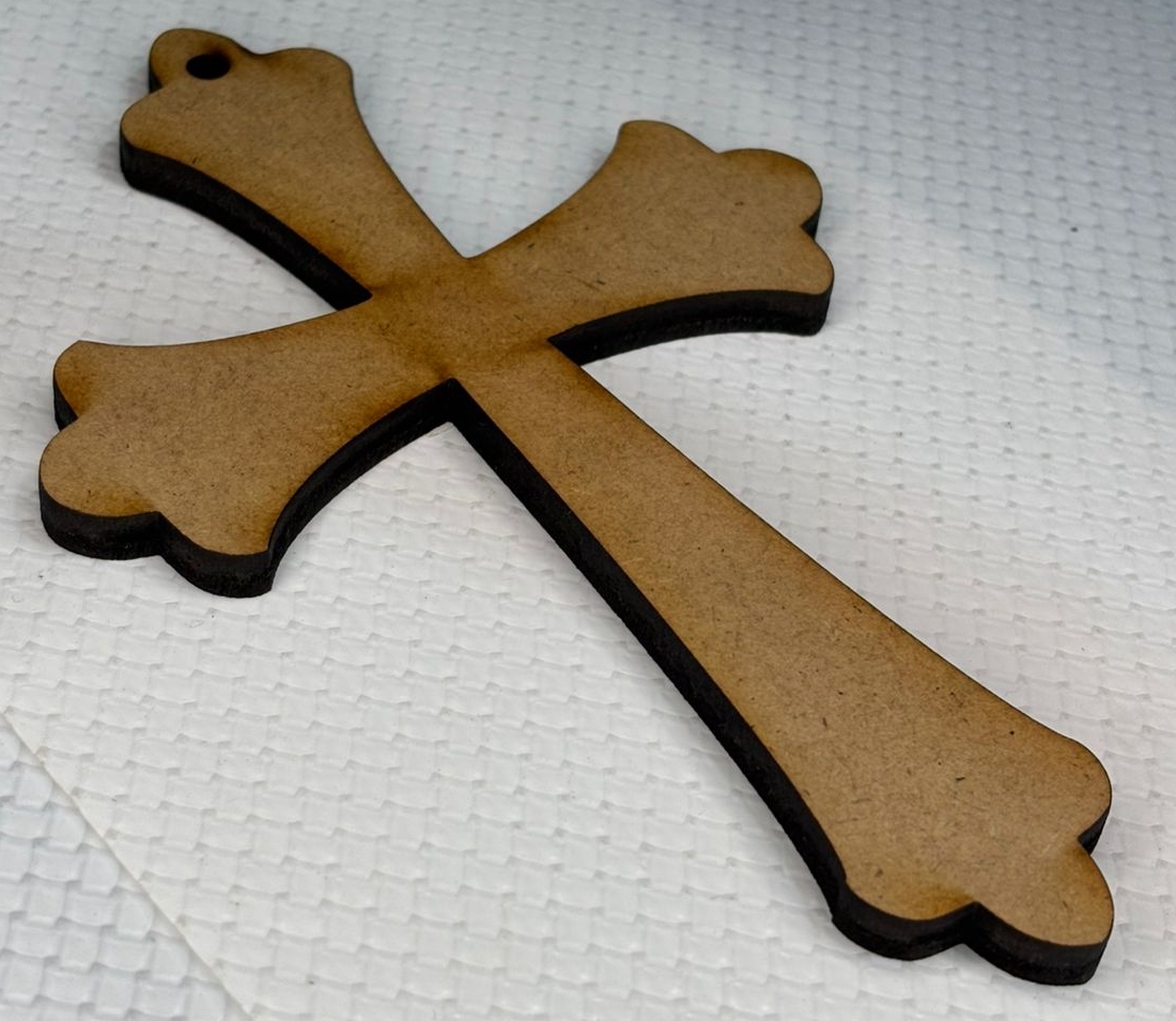 Cruz em 6mm com furo