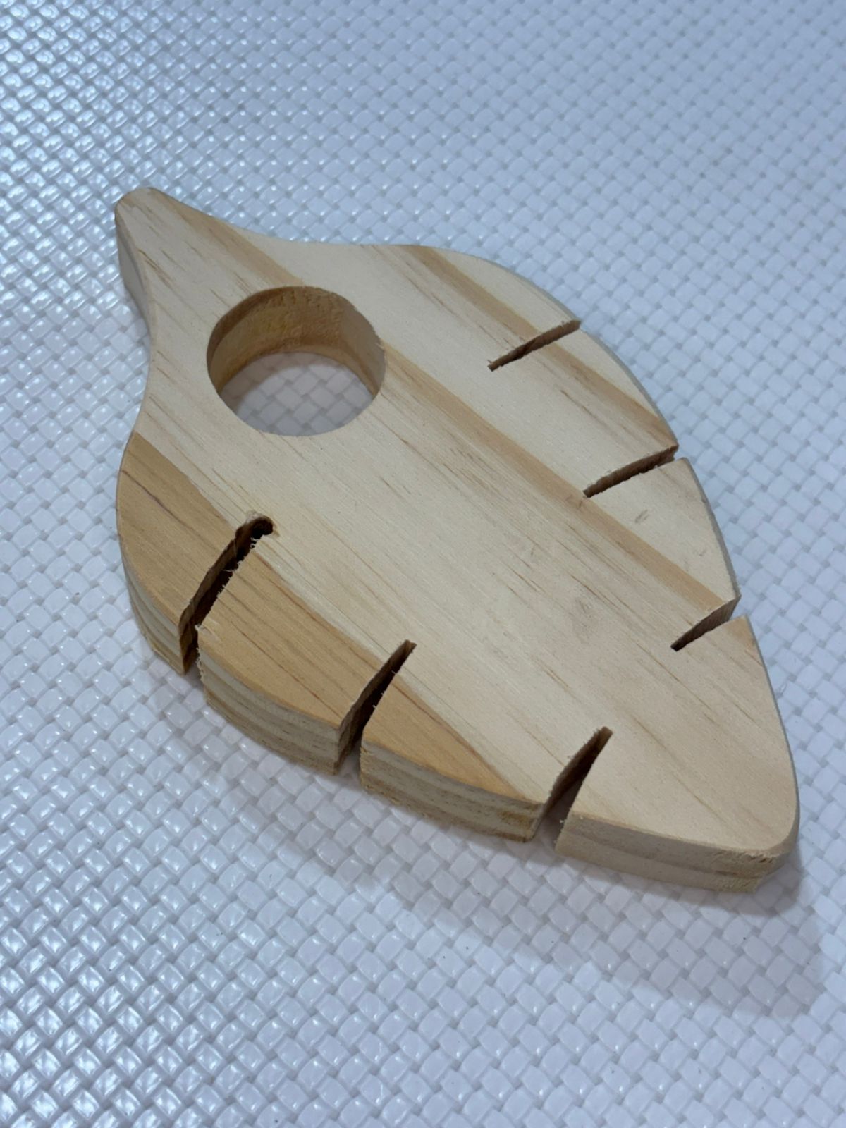 Folha de Pinus de 15 cm